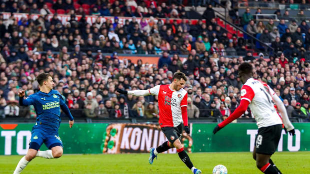 El delantero Santiago Giménez